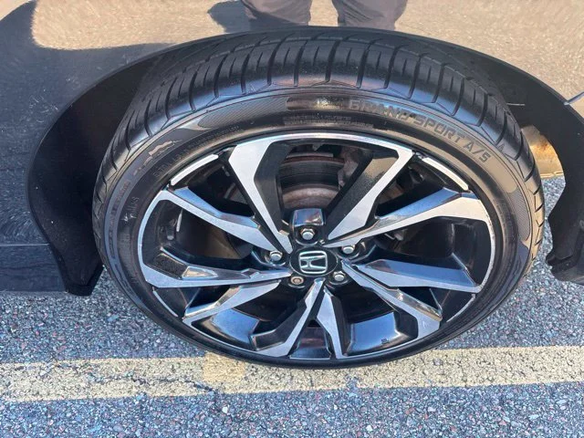 Certified Used 2018 Black Honda Si image 11