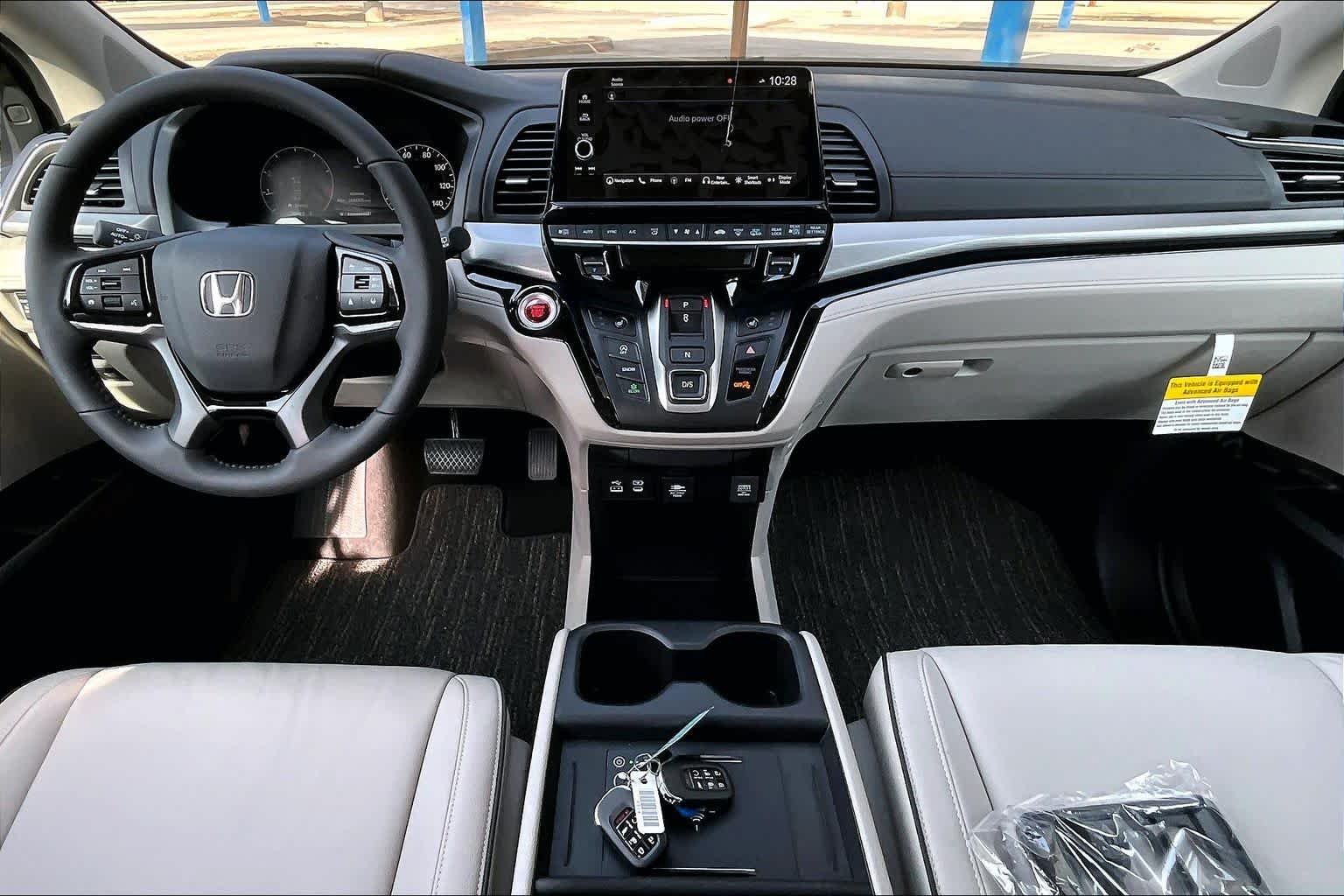 Used 2026 Smoke Blue Pearl Honda Touring image 5