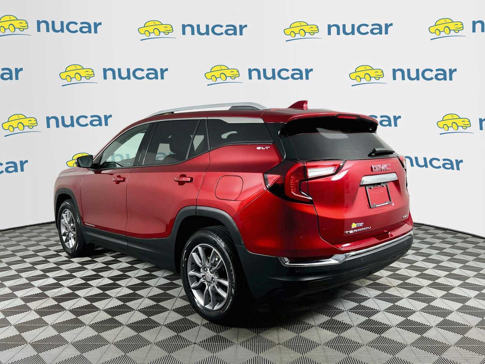 Used 2022 Cayenne Red Tintcoat GMC SLT image 5