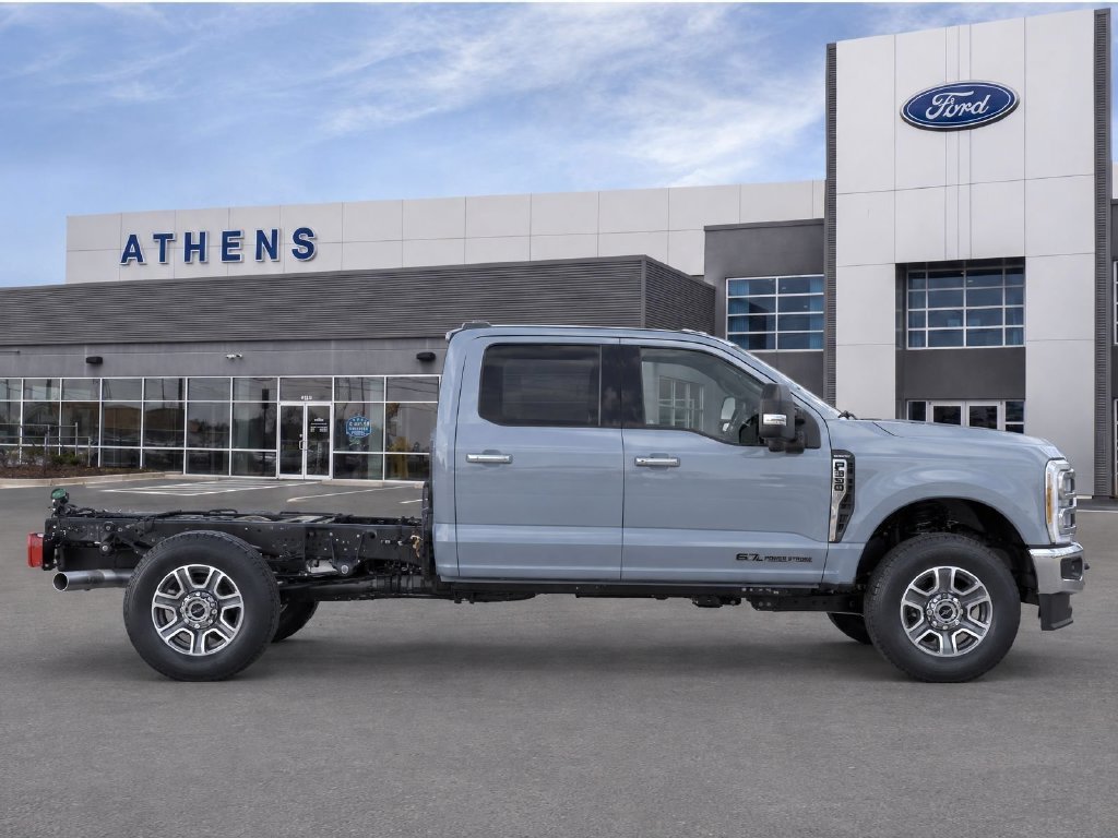 New 2027 Glacier Gray Metallic Tri-Coat Ford F-350® LARIAT® image 8