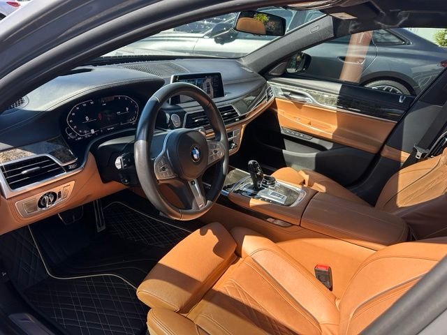 Used 2022 Gray BMW 750i xDrive image 5