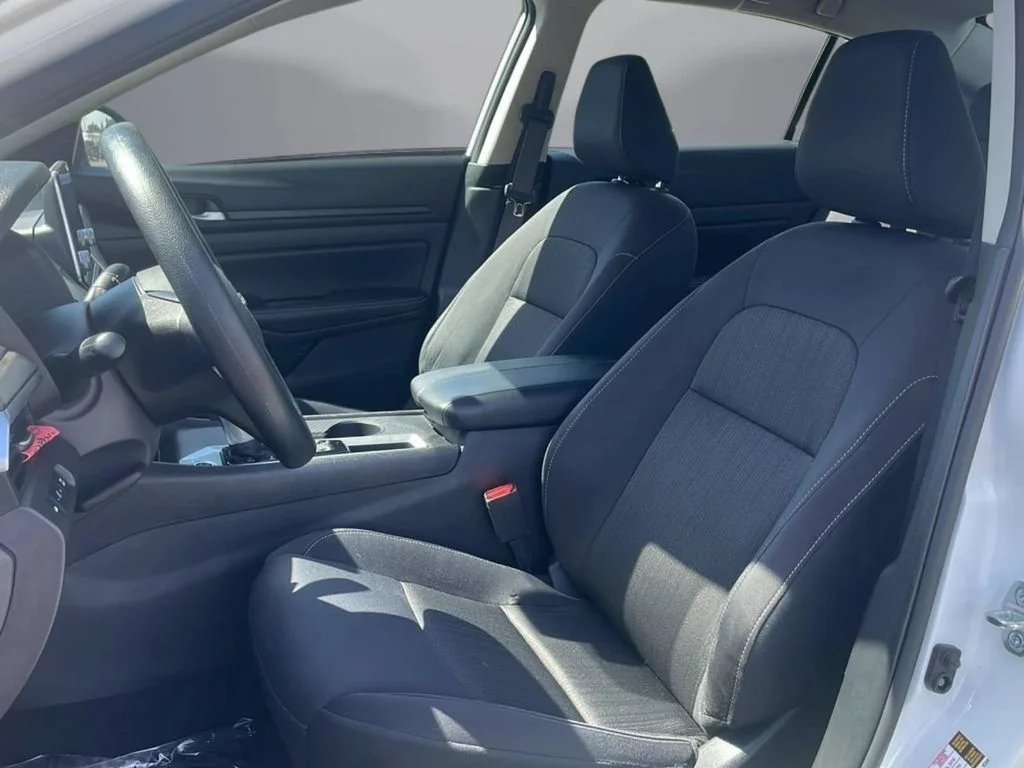 2025 Nissan Altima SV - Photo 14