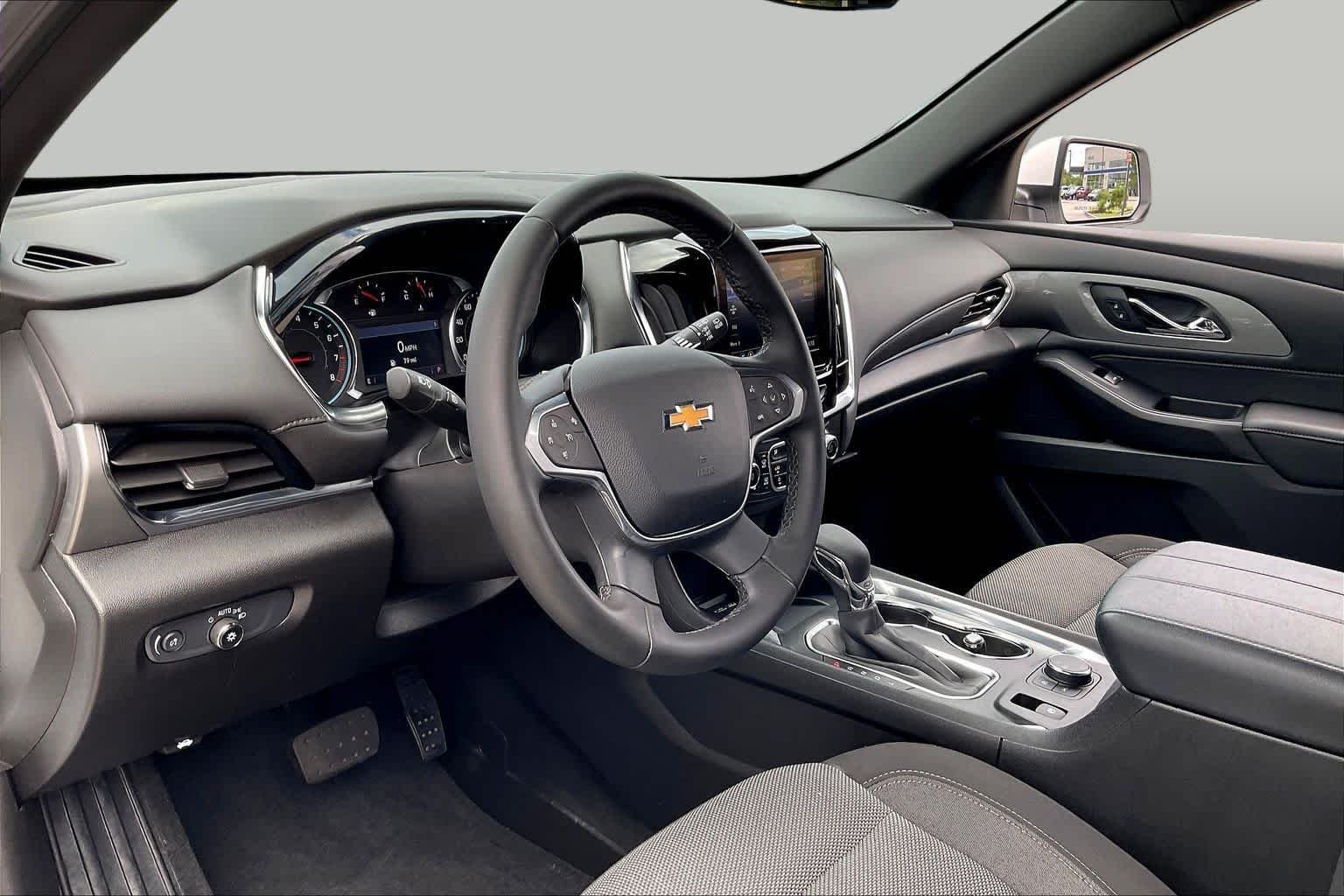 Used 2023 Summit White Chevrolet LT Cloth image 16