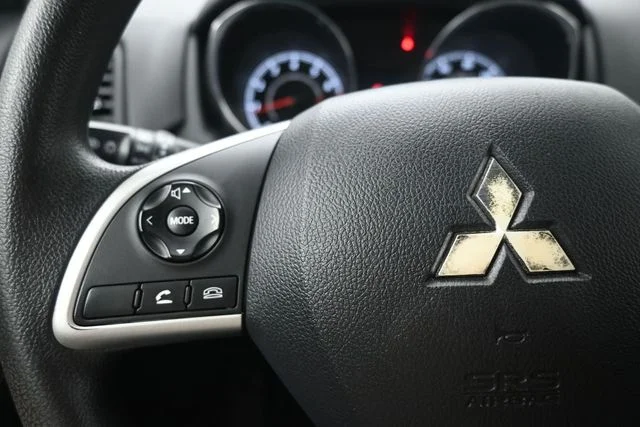 Used 2024 Silver Mitsubishi 2.0 ES image 23