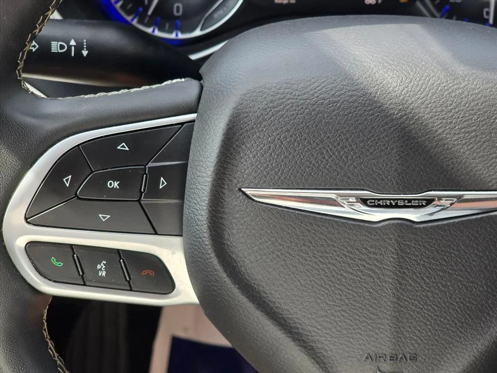 Used 2023 Black Chrysler Touring L image 16