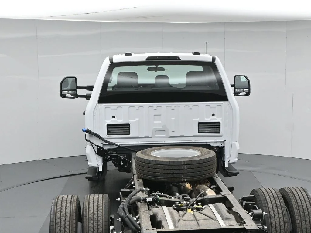New 2026 Oxford White Ford XL image 30
