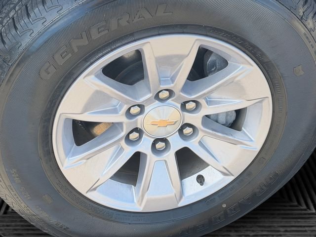 Used 2025 White Chevrolet WT image 9