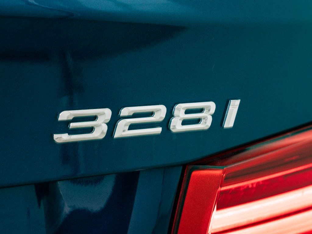 Used 2016 Mediterranean Blue Metallic BMW 328i xDrive image 17
