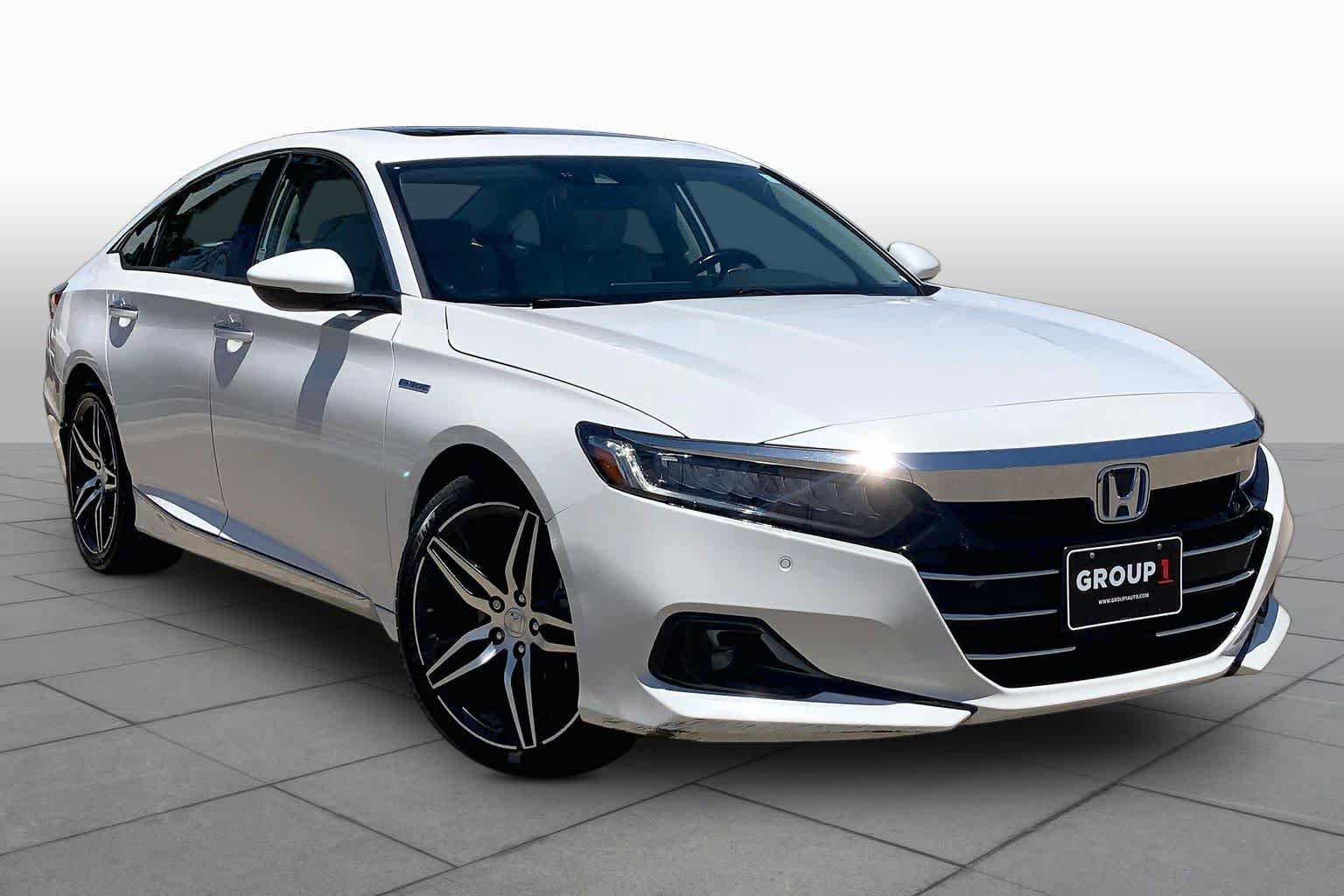 Used 2021 Platinum White Pearl Honda Touring image 3