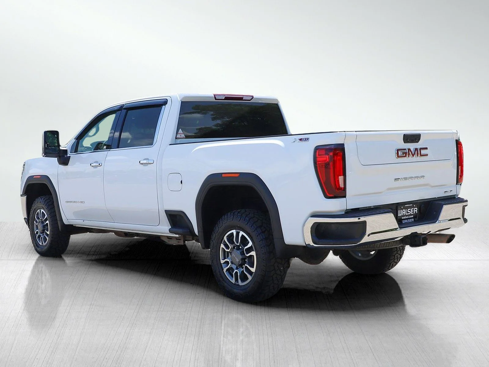 Used 2022 Summit White GMC SLT image 3