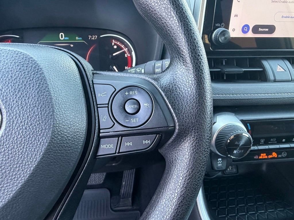 Used 2025 Ice Toyota XLE image 37