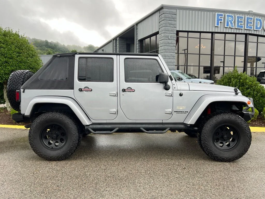 Used 2013 Billet Silver Metallic Jeep Unlimited Sahara image 11