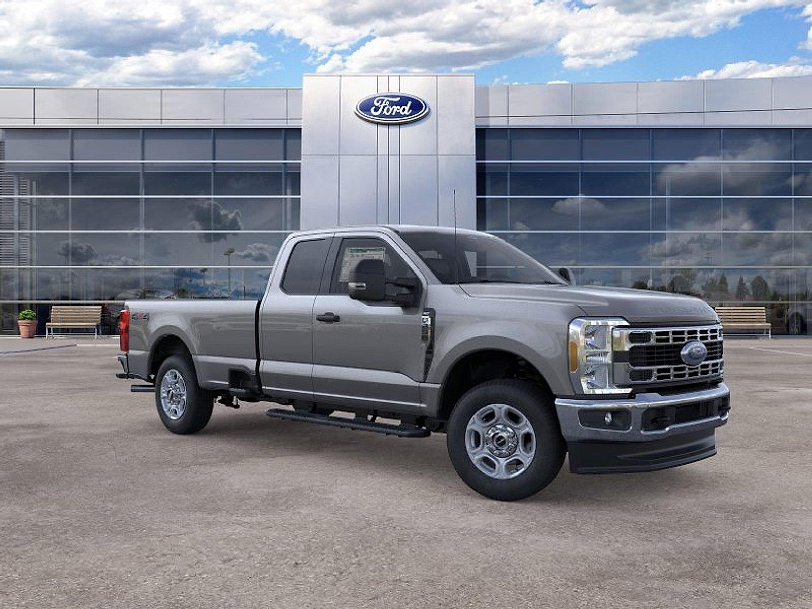 New 2026 Carbonized Gray Metallic Ford XLT image 7