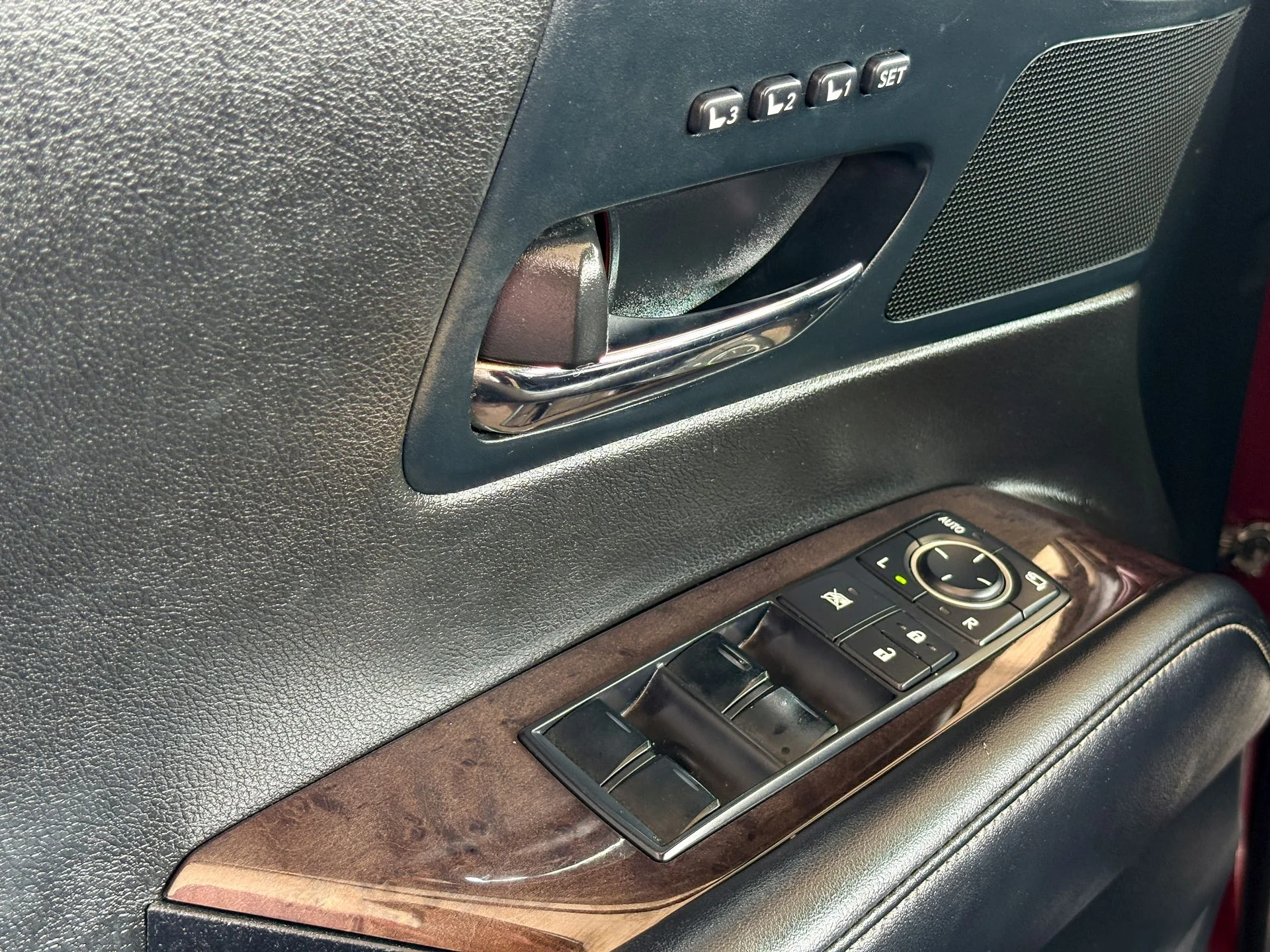 Used 2013 Red Lexus 350 F Sport image 16