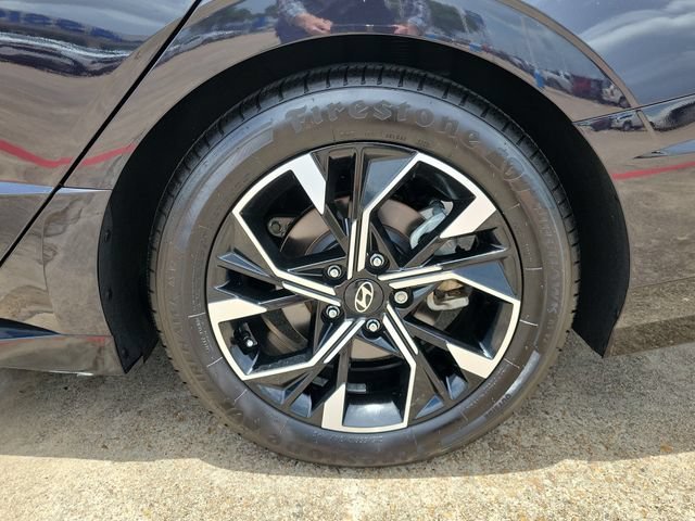 Used 2024 Blue Hyundai SEL image 9