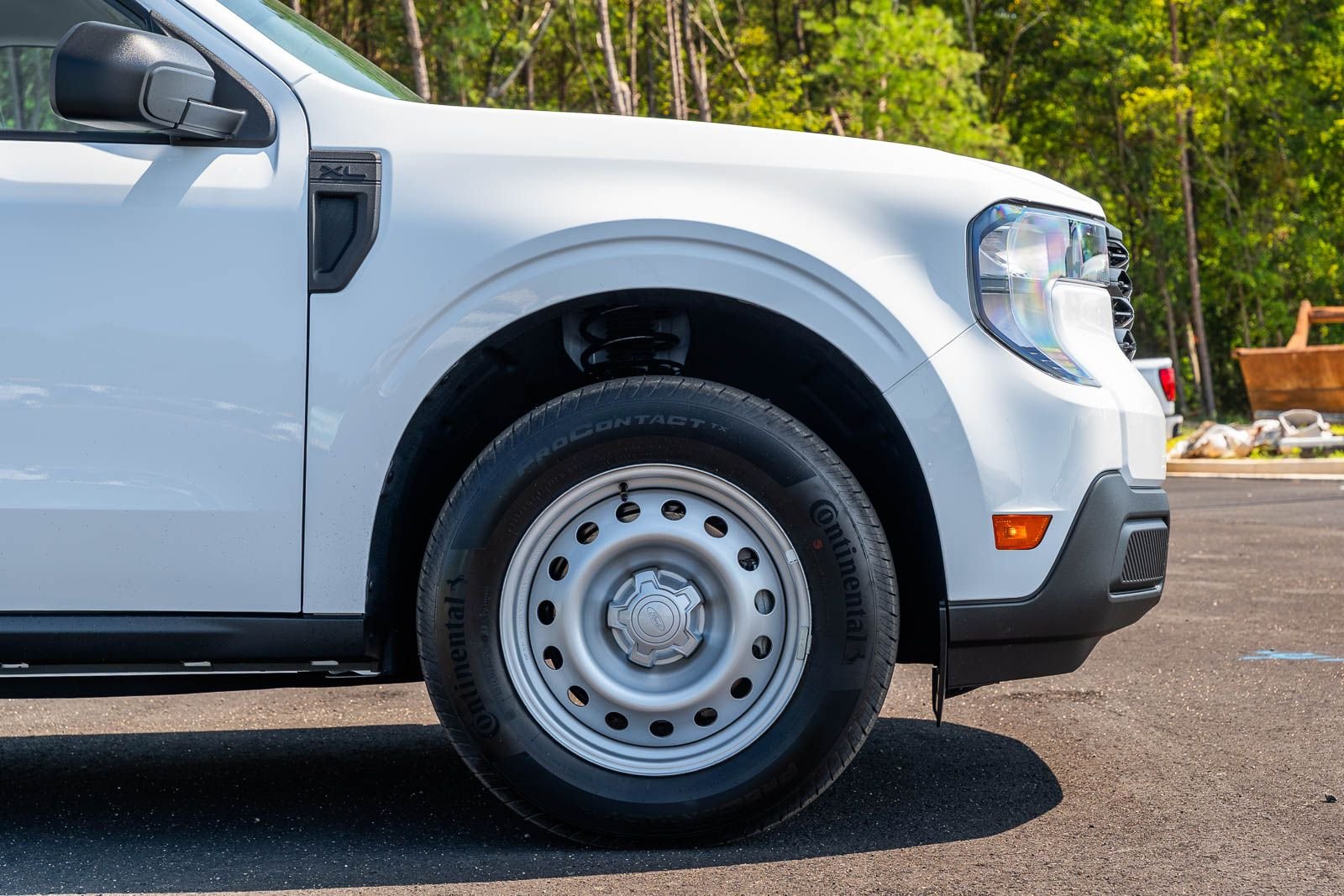 New 2026 Oxford White Ford XL image 5