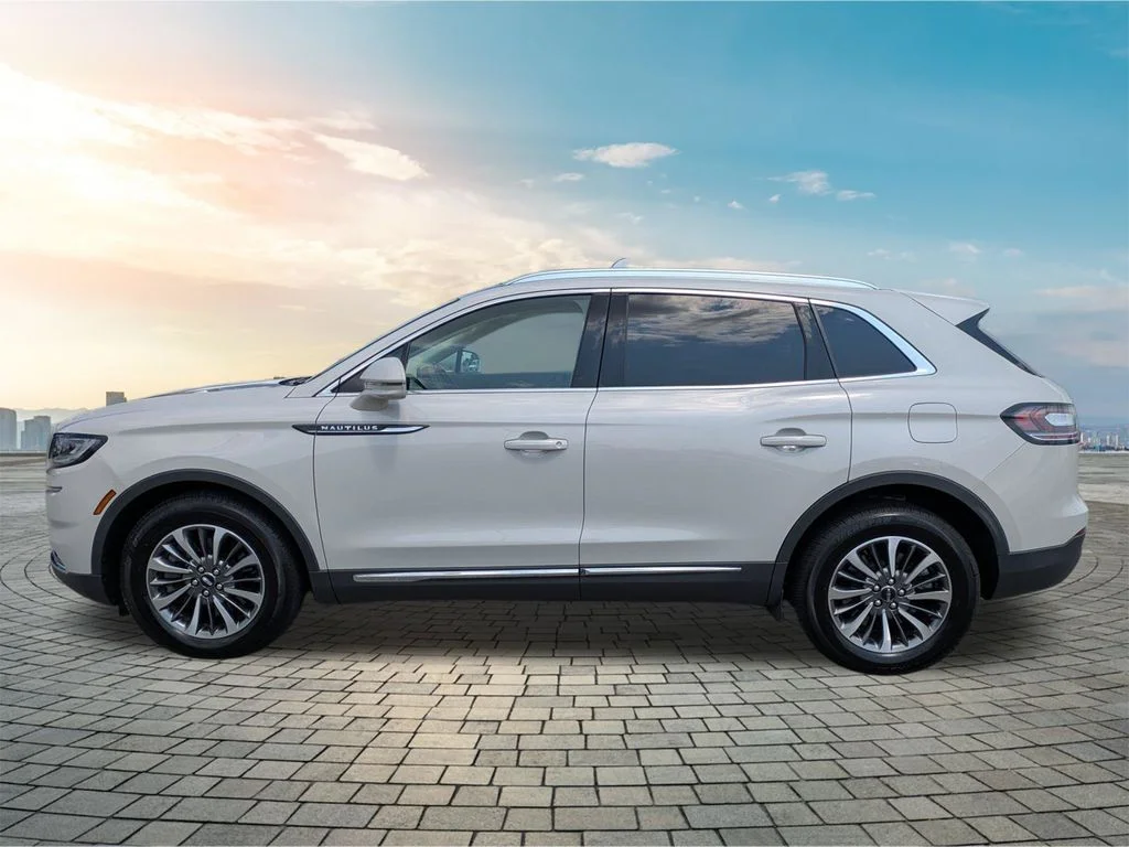Used 2022 Ceramic Pearl Metallic Tinted Clearcoat Lincoln Reserve image 8