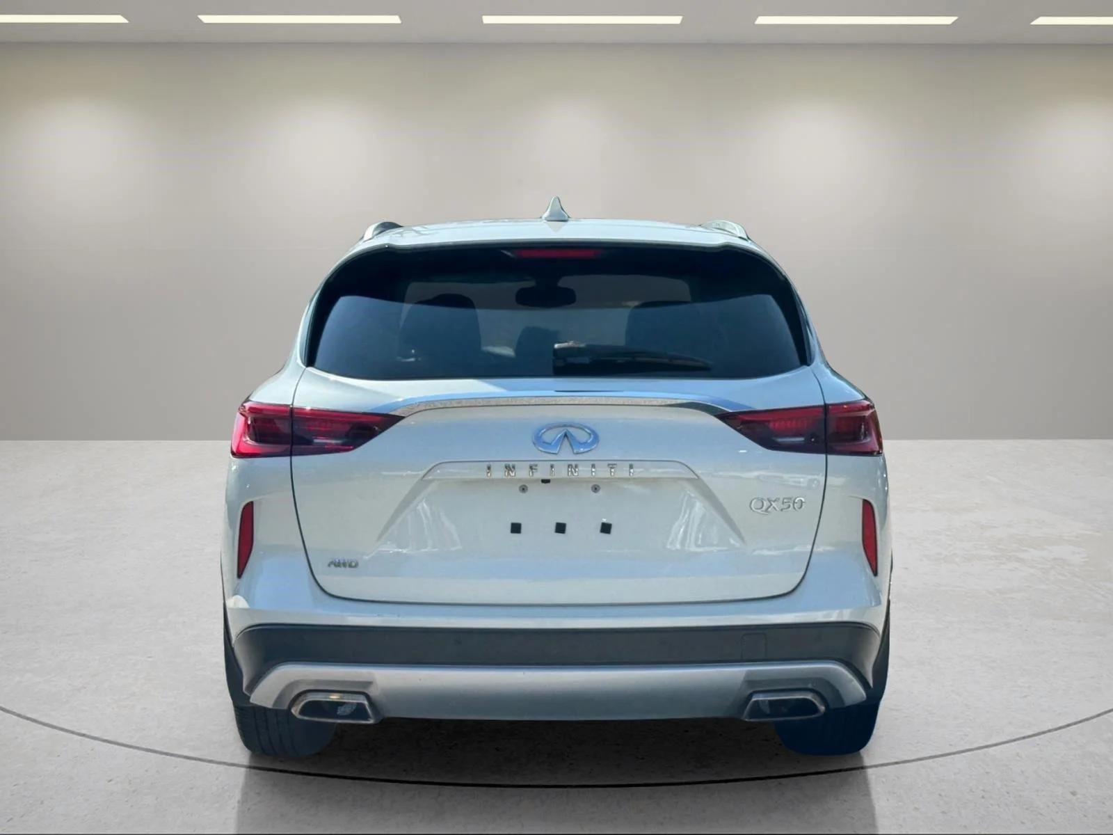 Used 2020 Majestic White INFINITI LUXE image 4