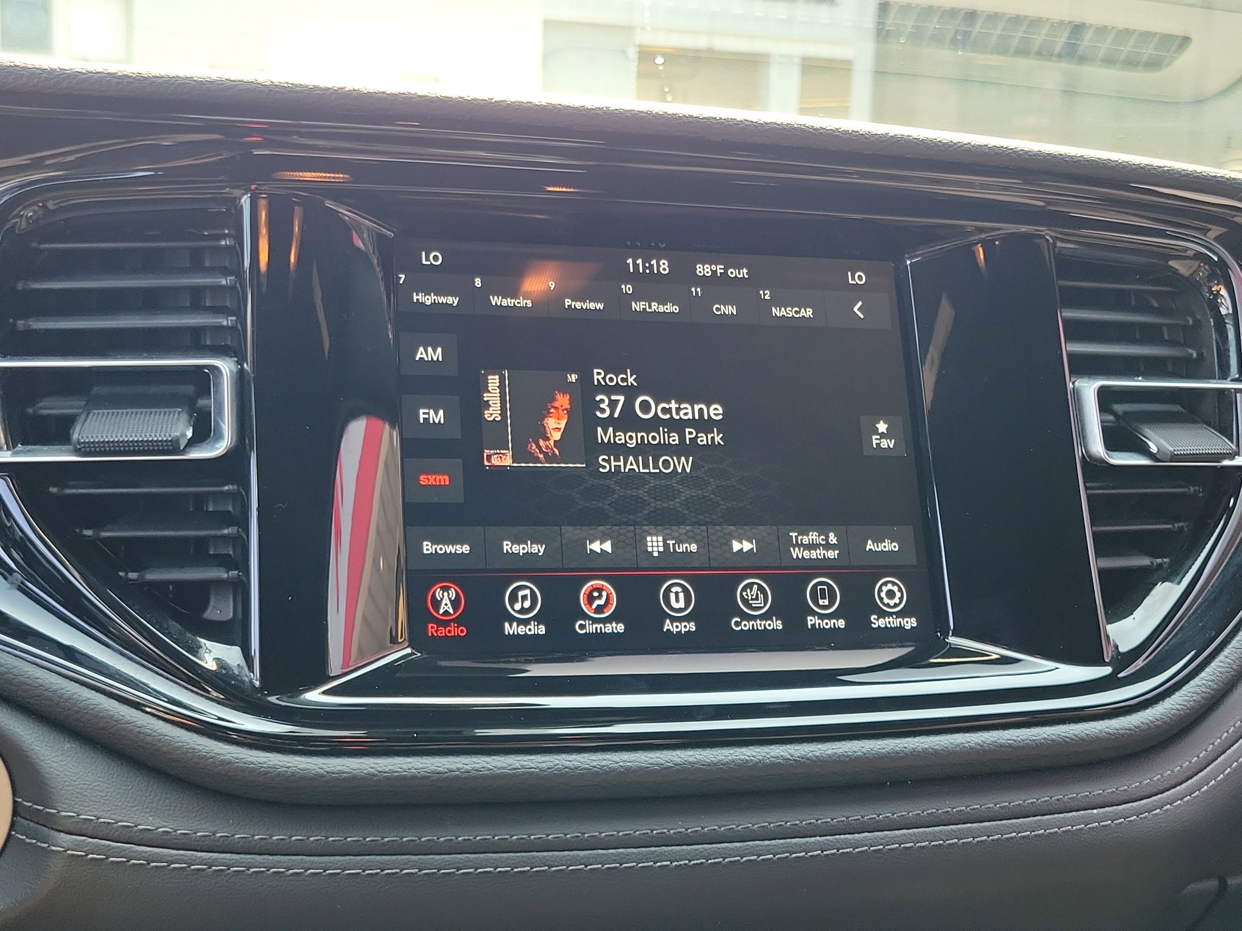 2024 Dodge Durango SXT - Photo 26