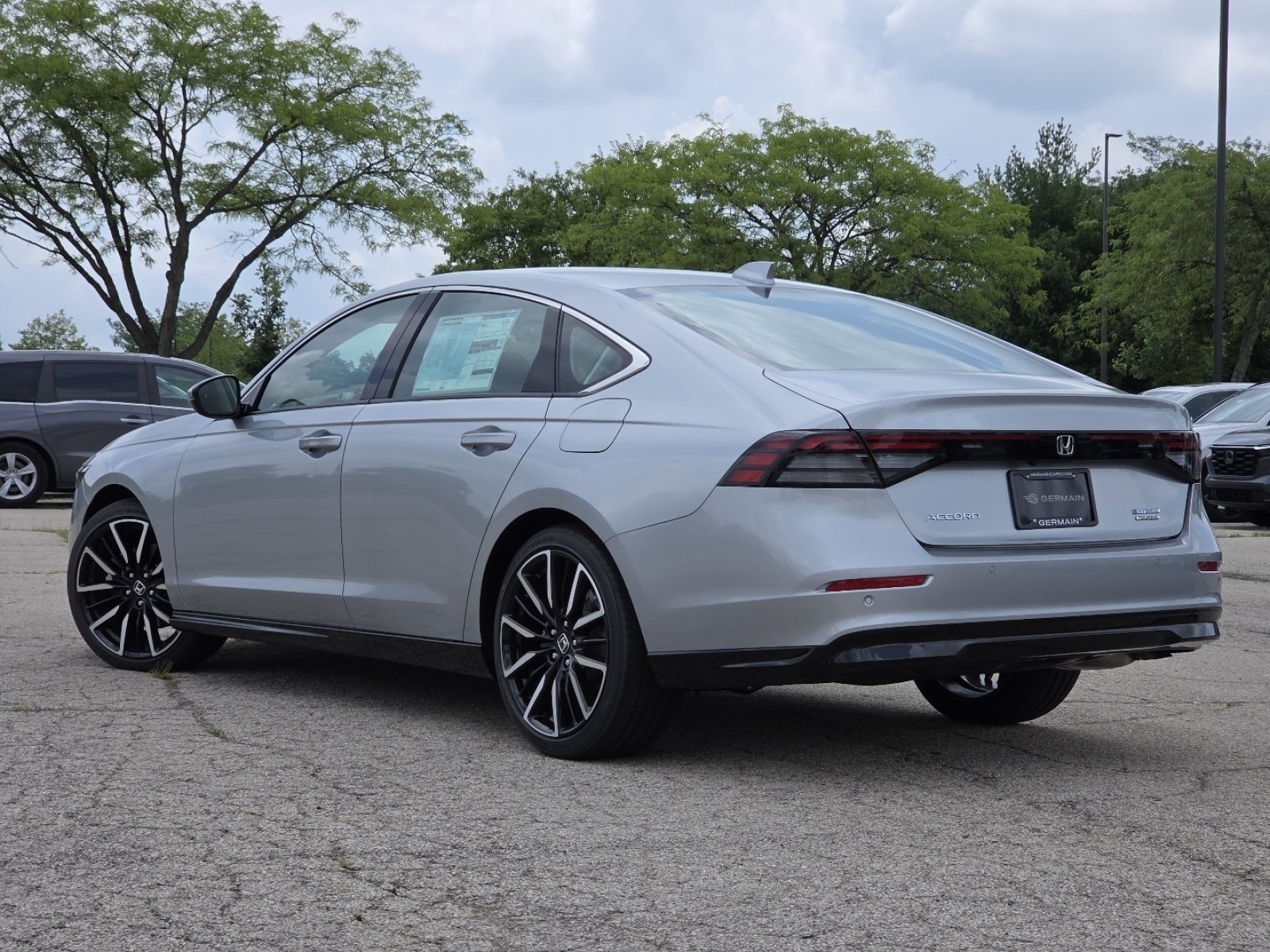 New 2026 Solar Silver Metallic Honda Touring image 22