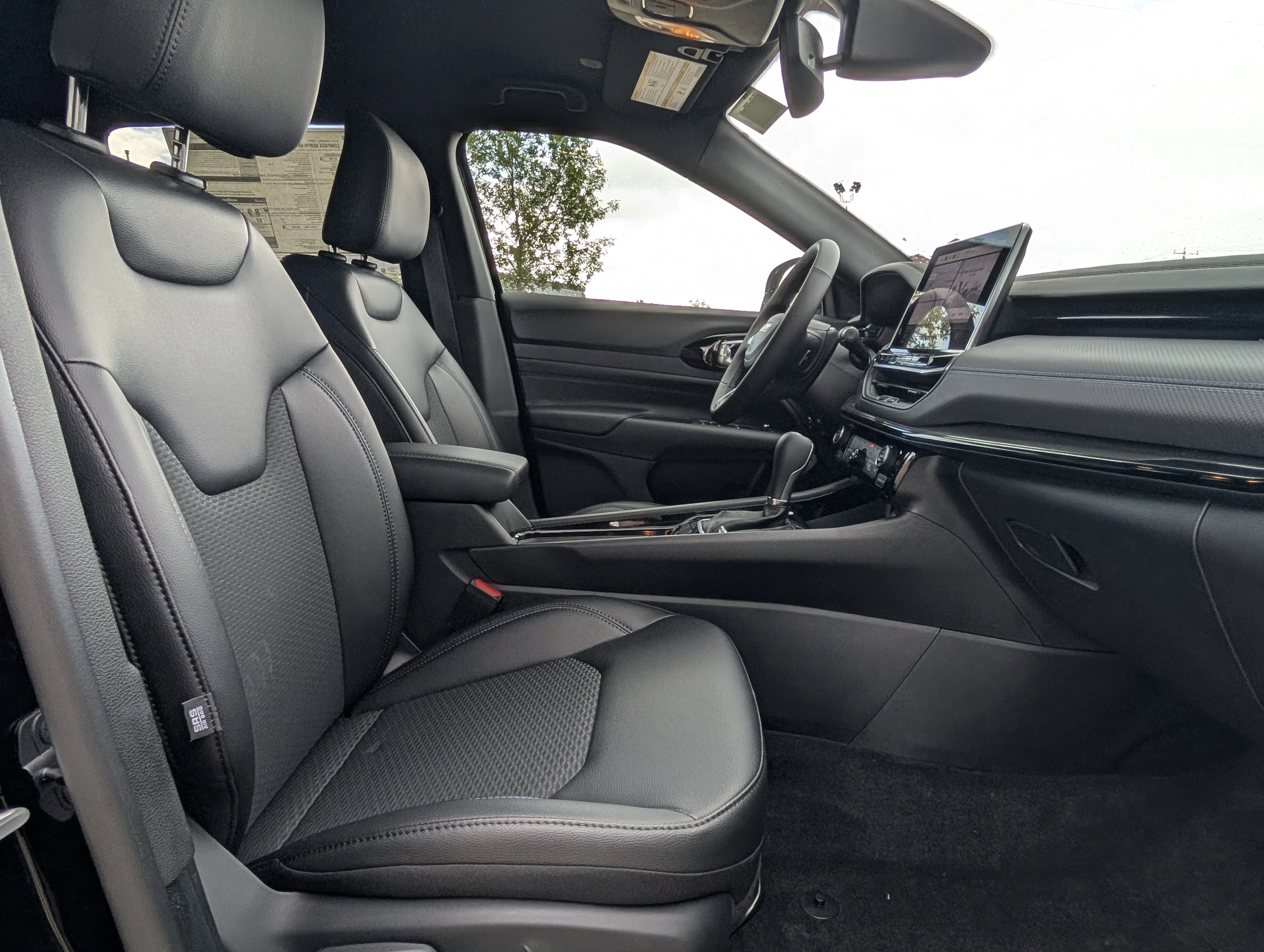 New 2026 Diamond Black Crystal Pearl Jeep North image 21