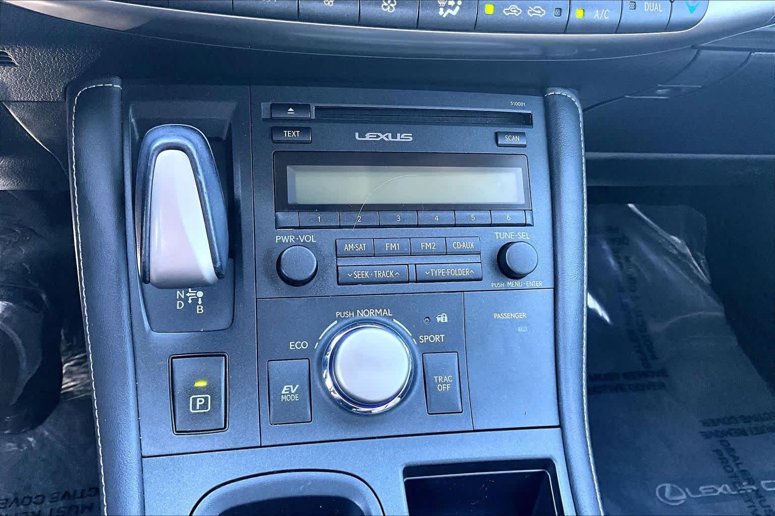 Used 2014 Silver Lining Metallic Lexus Hybrid image 33