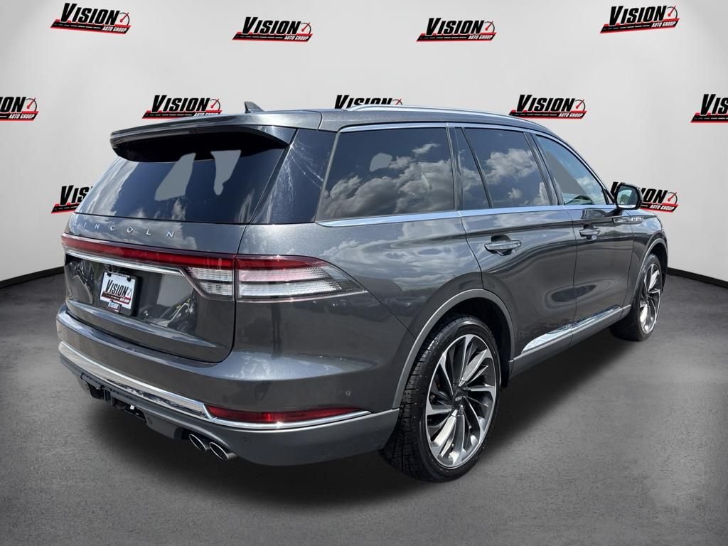 Used 2020 Gray Lincoln Reserve image 5