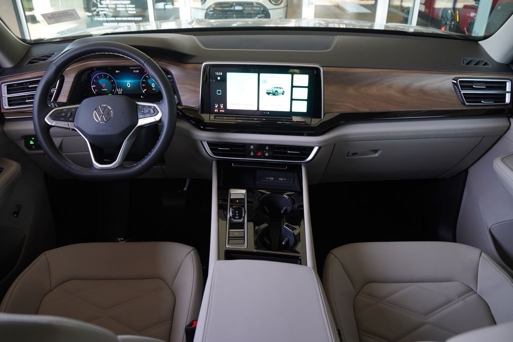 New 2026 Deep Black Pearl Volkswagen SE w/Technology image 9