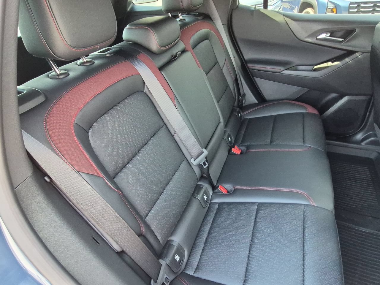 2027 Chevrolet Equinox RS - Photo 26