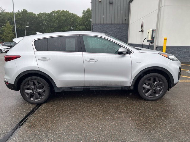 Used 2022 Sparkling Silver Kia LX image 2