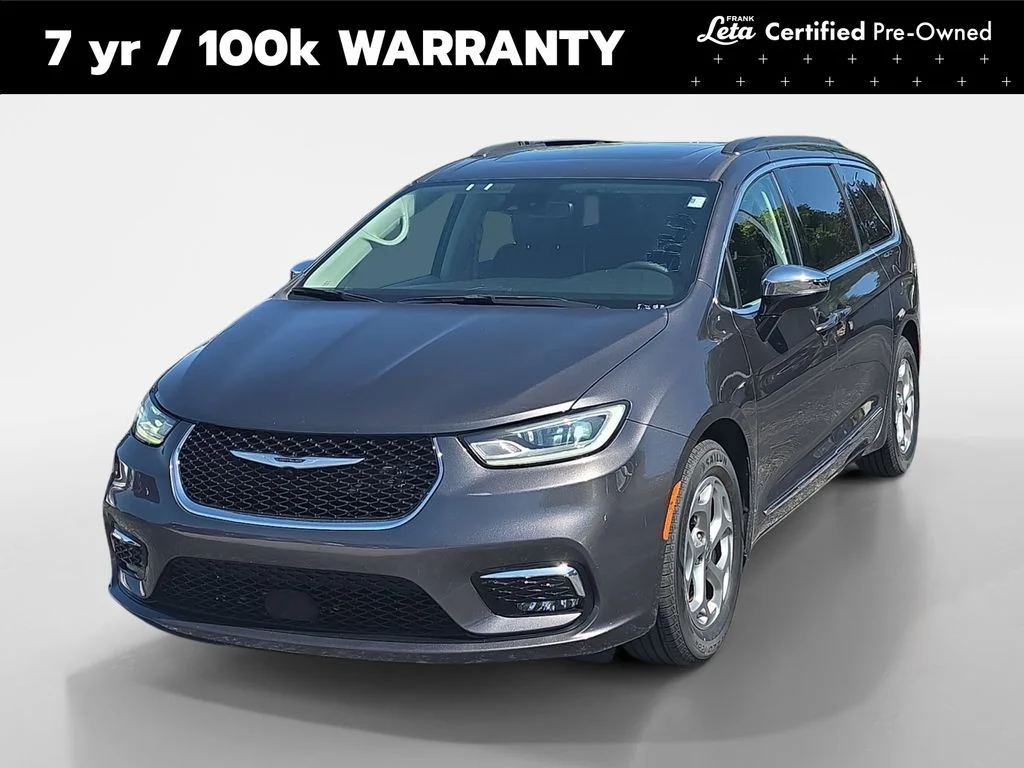 2023 Chrysler Pacifica Limited's photo