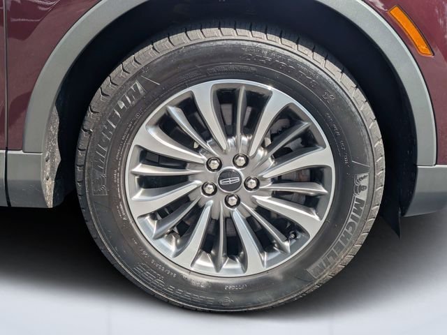 Used 2022 Red Lincoln Standard image 11