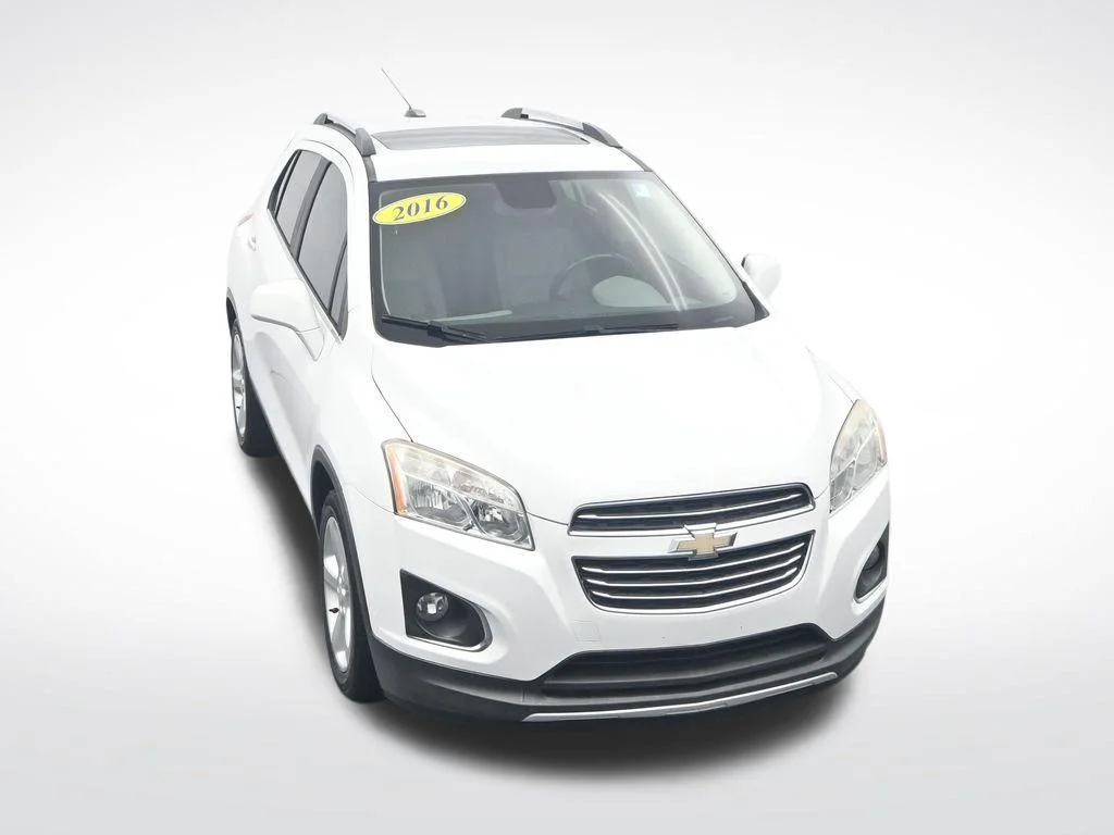 Used 2016 Summit White Chevrolet LTZ image 31