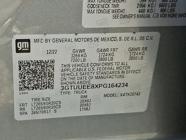 Used 2023 Silver GMC AT4 image 28