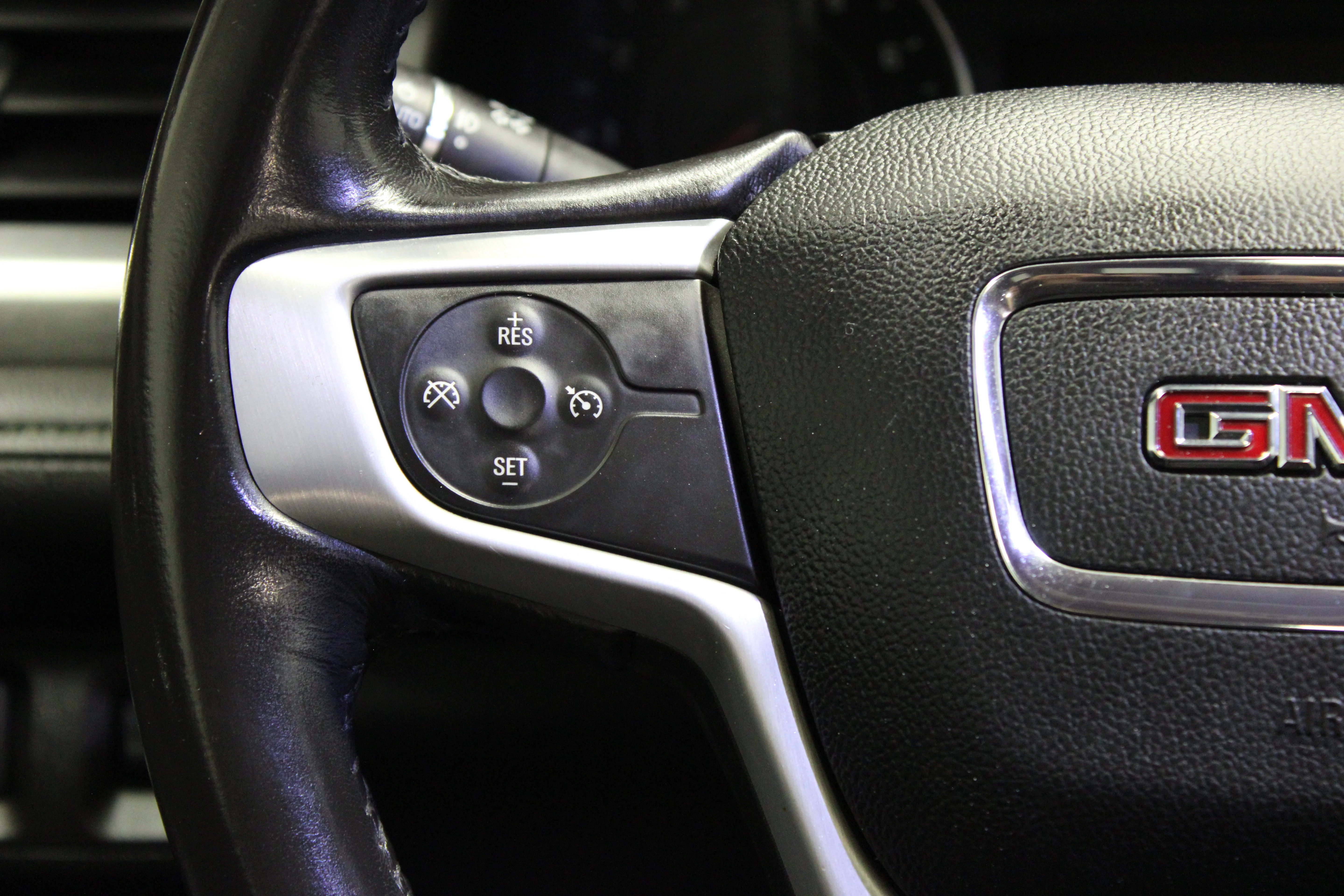 Used 2019 Iridium Metallic GMC SLT-1 image 24