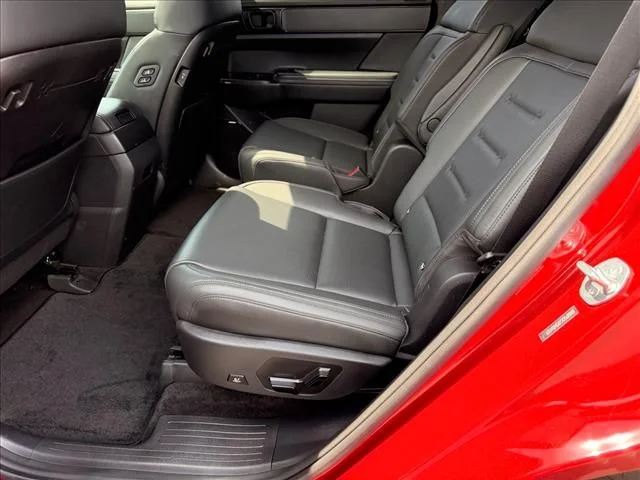 Used 2025 Red Hyundai Calligraphy image 12