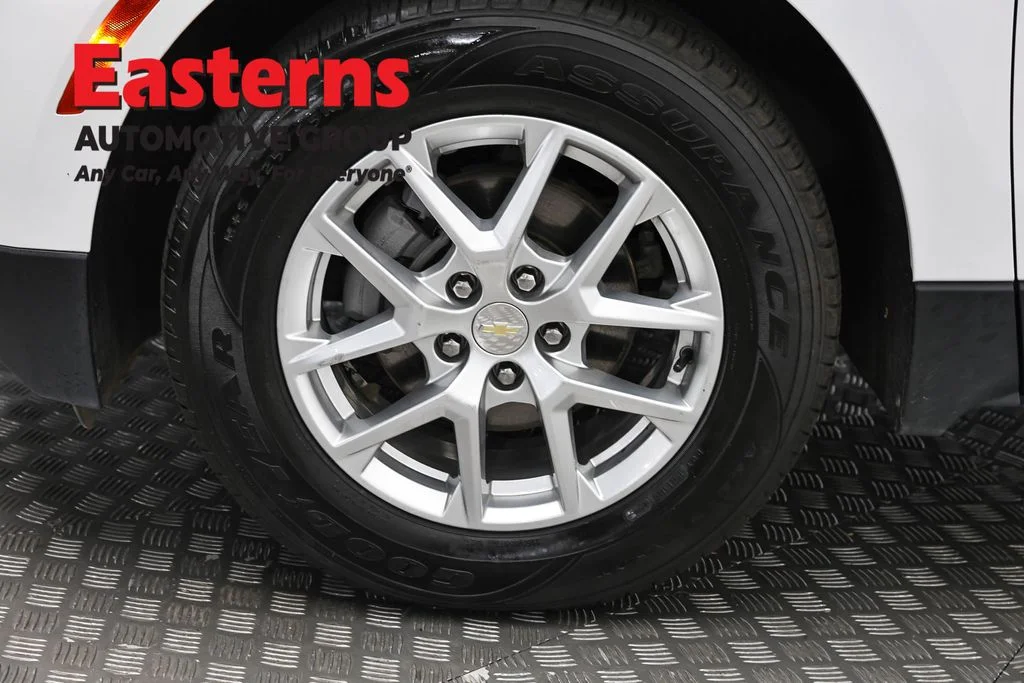 Used 2022 White Chevrolet LT image 31