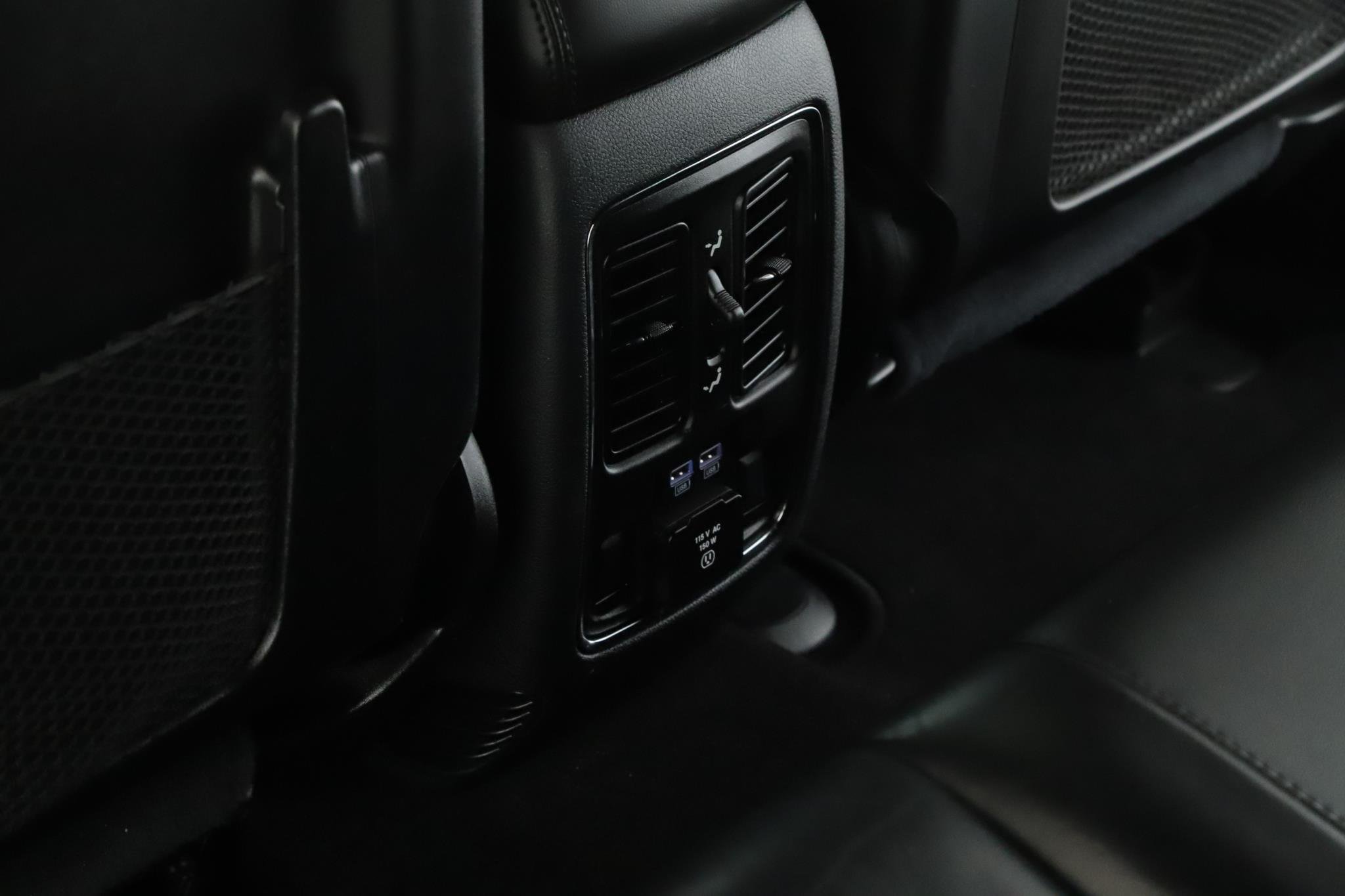 Used 2020 White Jeep Limited 4x4 image 7