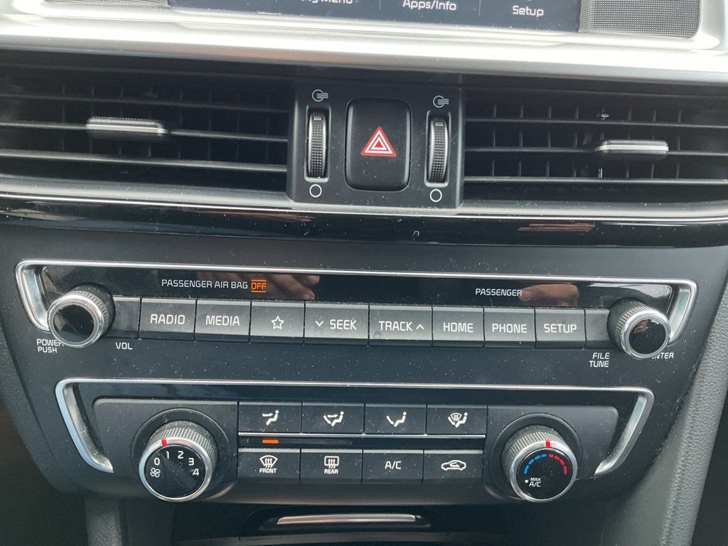 Used 2020 Snow White Pearl Kia LX image 19
