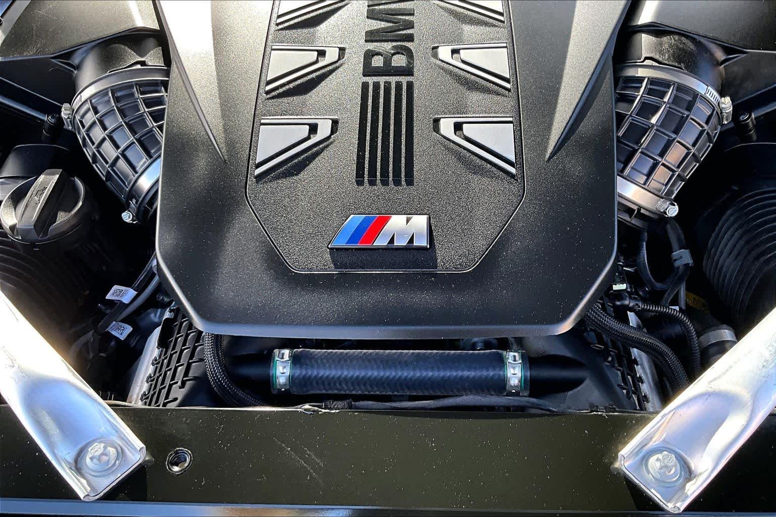 Used 2024 Manhattan Green Metallic BMW M60i image 32