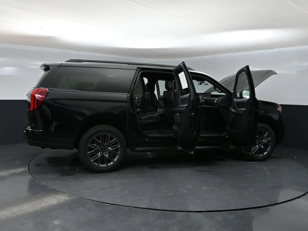 New 2026 Black Ford Platinum image 39