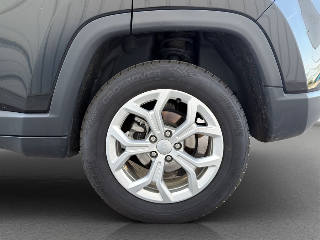 Used 2024 Black Jeep Latitude image 23