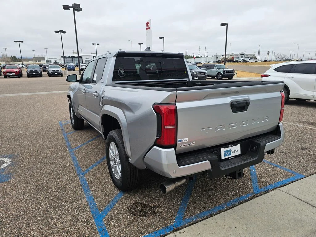 2026 Toyota Tacoma SR5 - Photo 8
