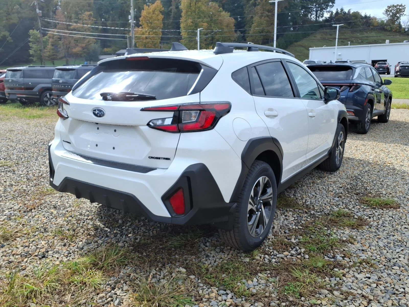 New 2027 CRYSTAL WHITE PEARL Subaru Premium image 4
