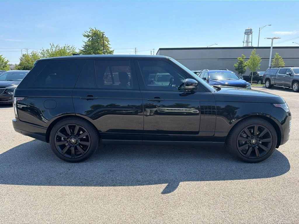 Used 2018  Land Rover 5.0L V8 Supercharged image 8