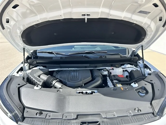 Used 2025 WHITE BUICK Preferred image 13