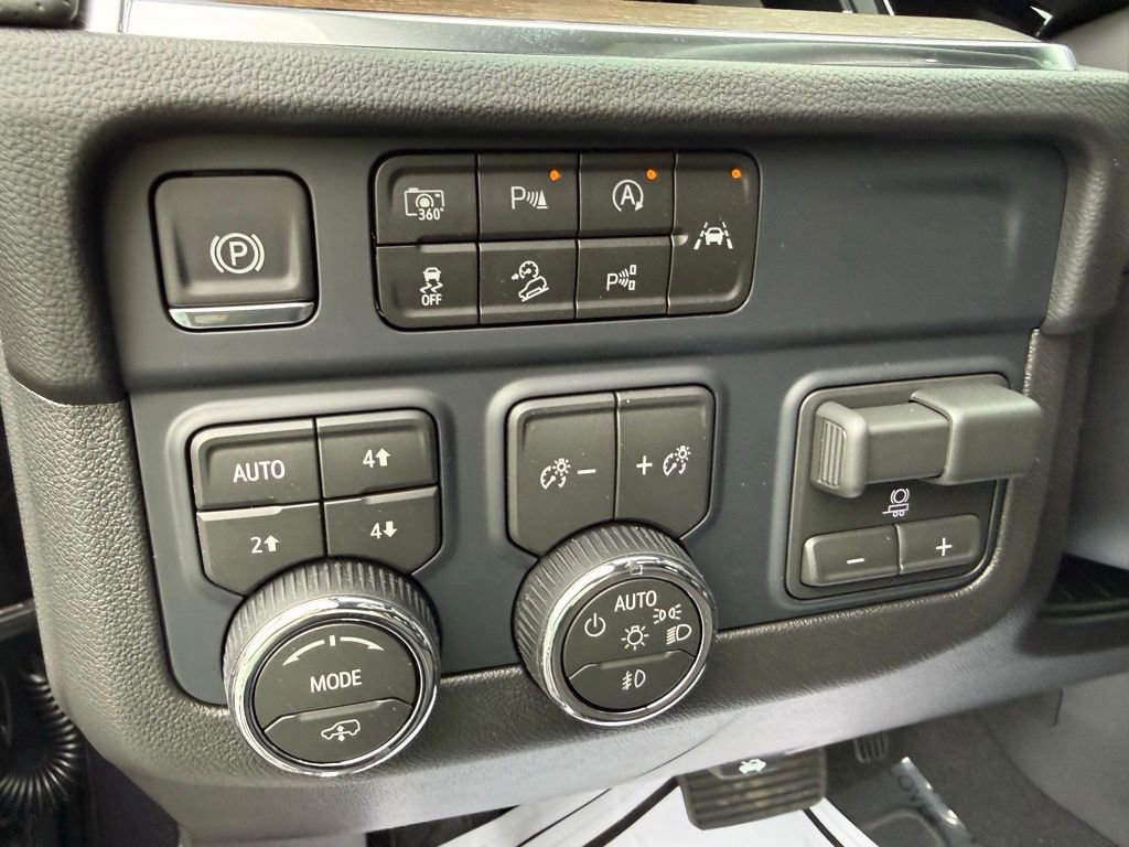 2026 Chevrolet Suburban High Country - Photo 21