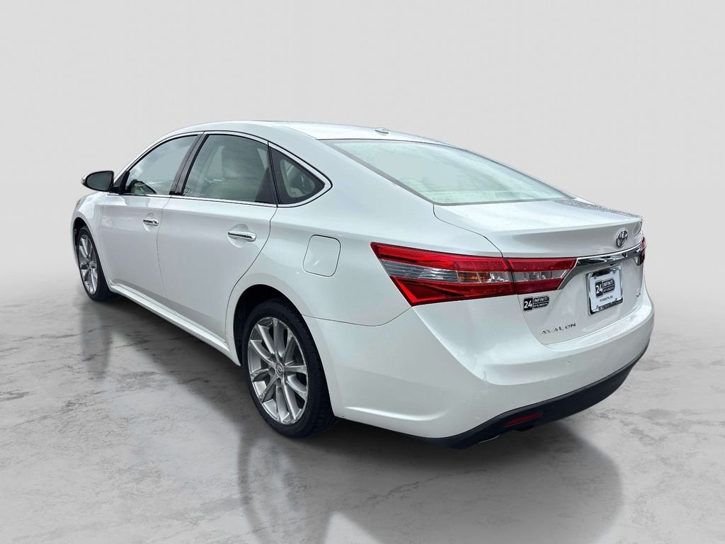 Used 2014 White Toyota XLE Touring image 3