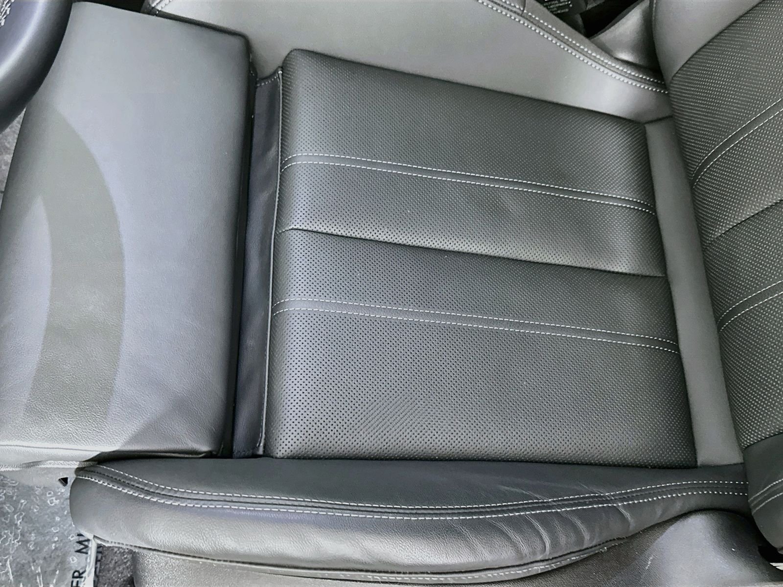 Used 2025 Gray Metallic Audi 2.0T Premium Plus Adaptive Cruise Vented Seats image 16