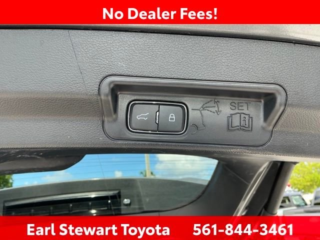 Used 2022 Gray Ford XLT image 12